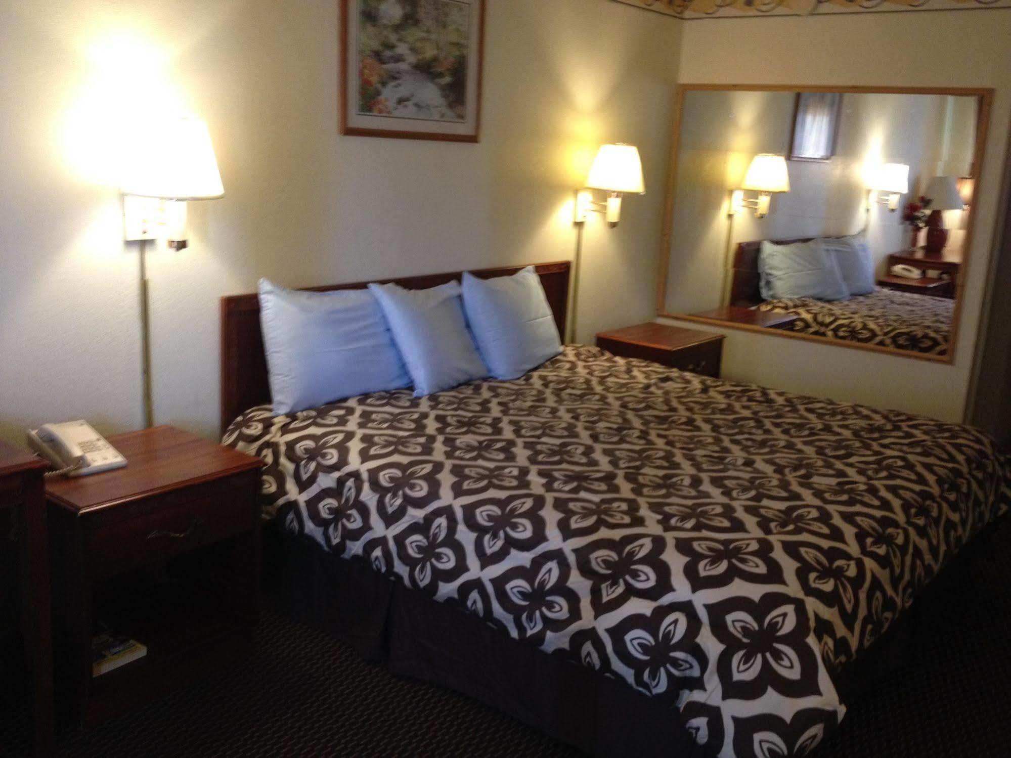 Crown Inn Grand Prairie Exteriör bild